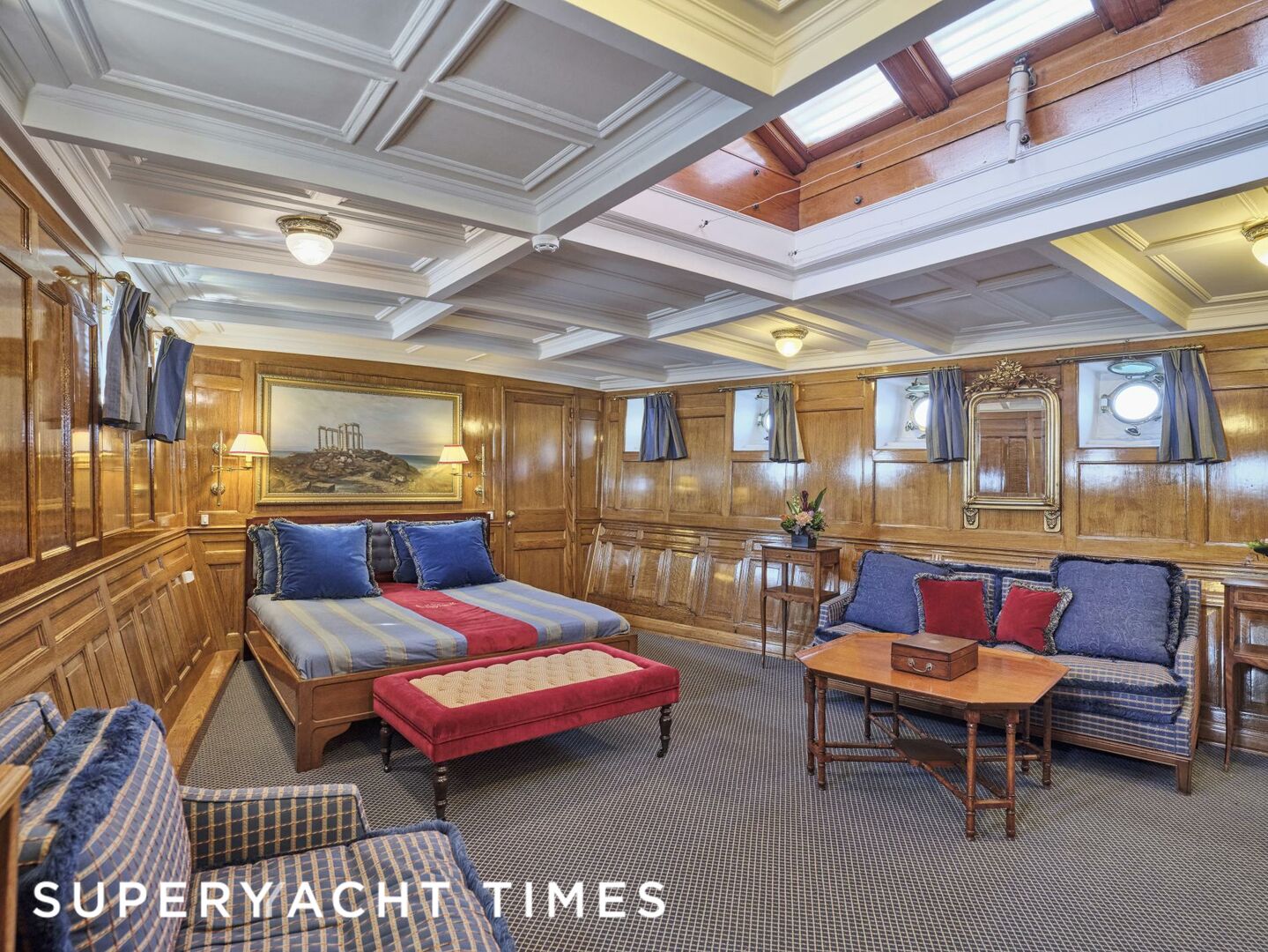 Madiz yacht stateroom