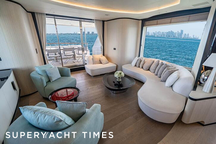 Bella Vita yacht saloon