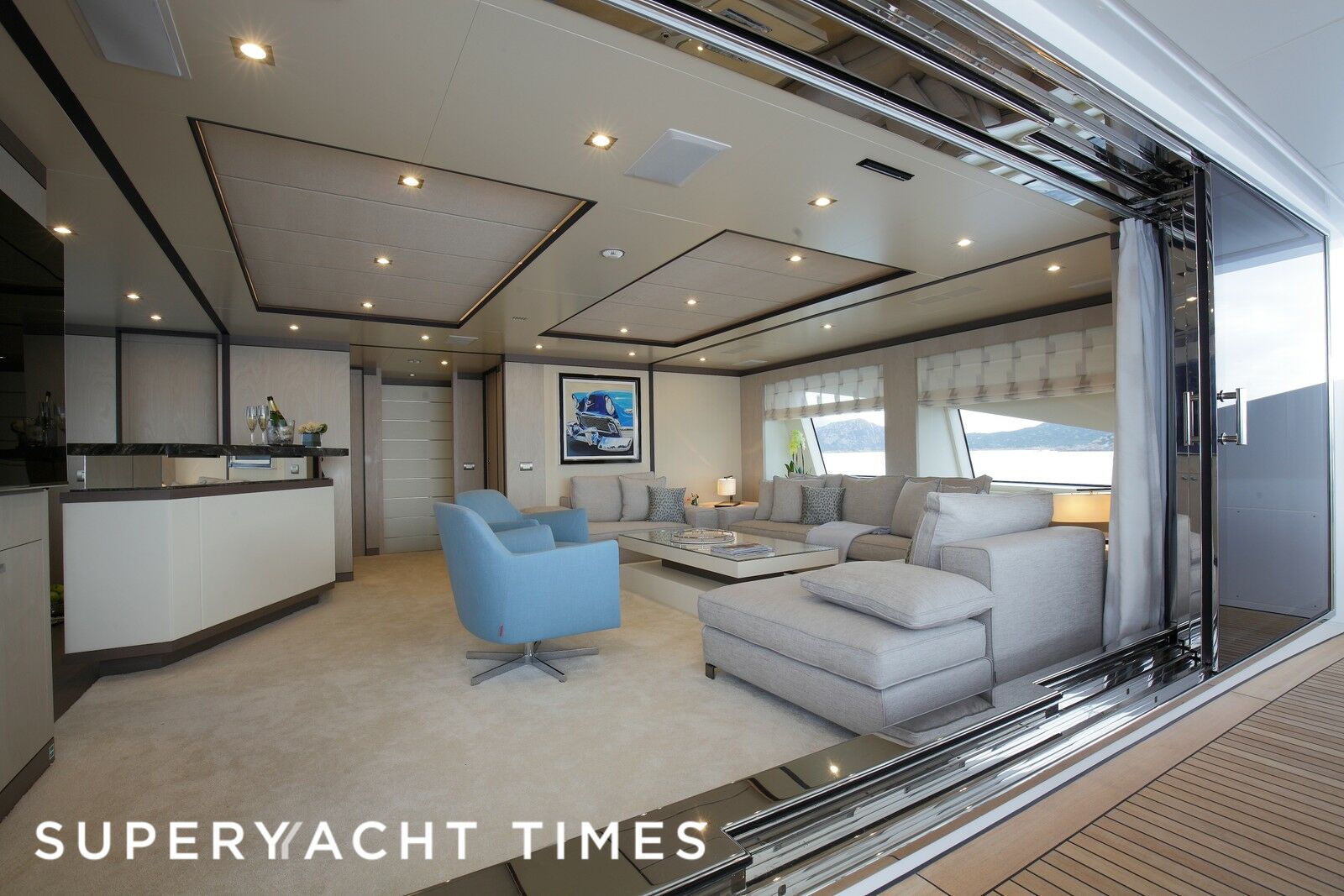 Willow yacht saloon