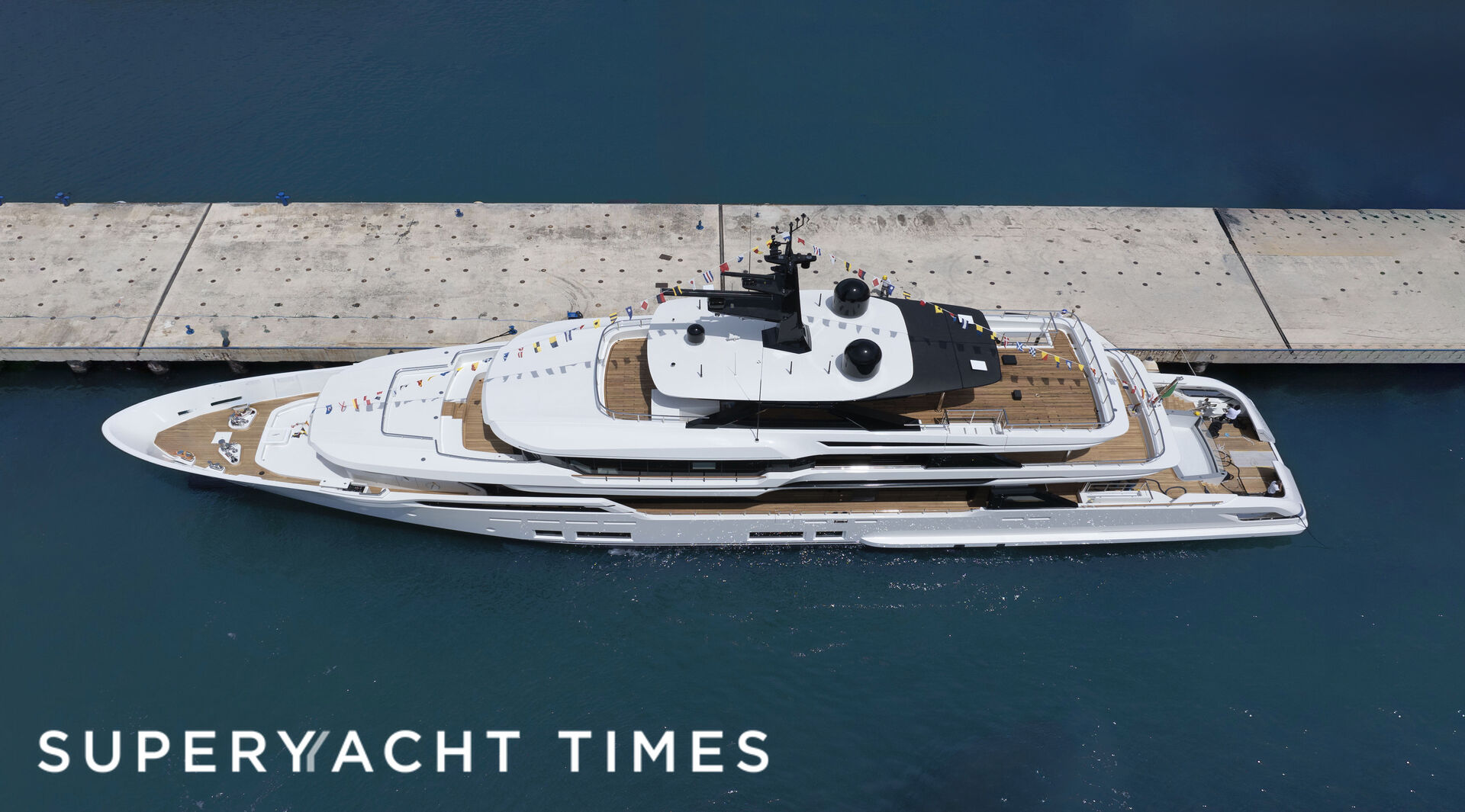 First 50m aluminium Custom Line 50 superyacht Asante launched