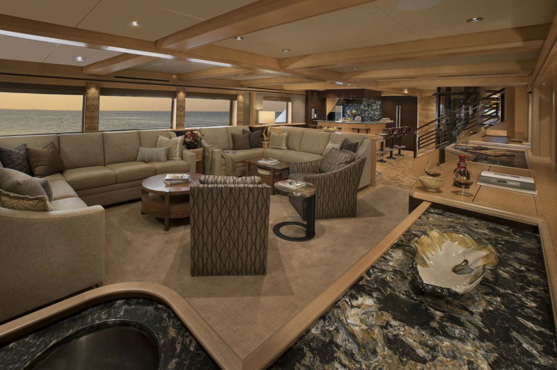 Cazador Yacht 