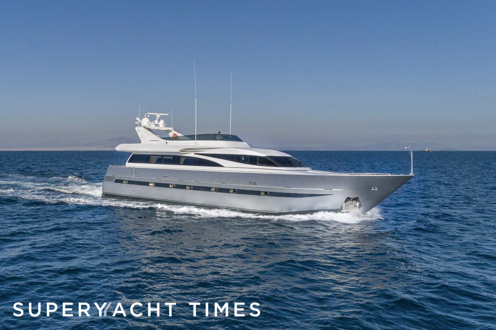 Andilis yacht cruising