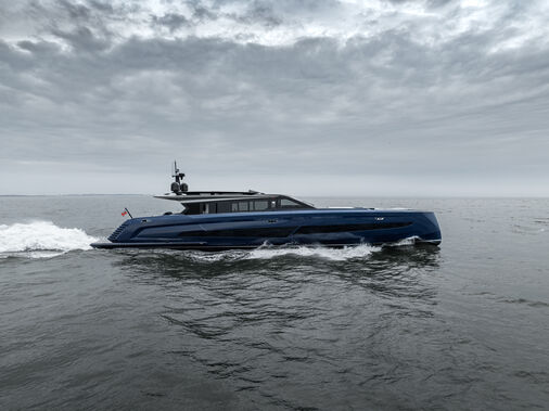35m flagship Vanquish VQ115 Veloce yacht Manu on sea trials