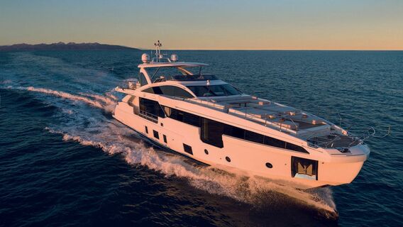One & Only yacht cruising