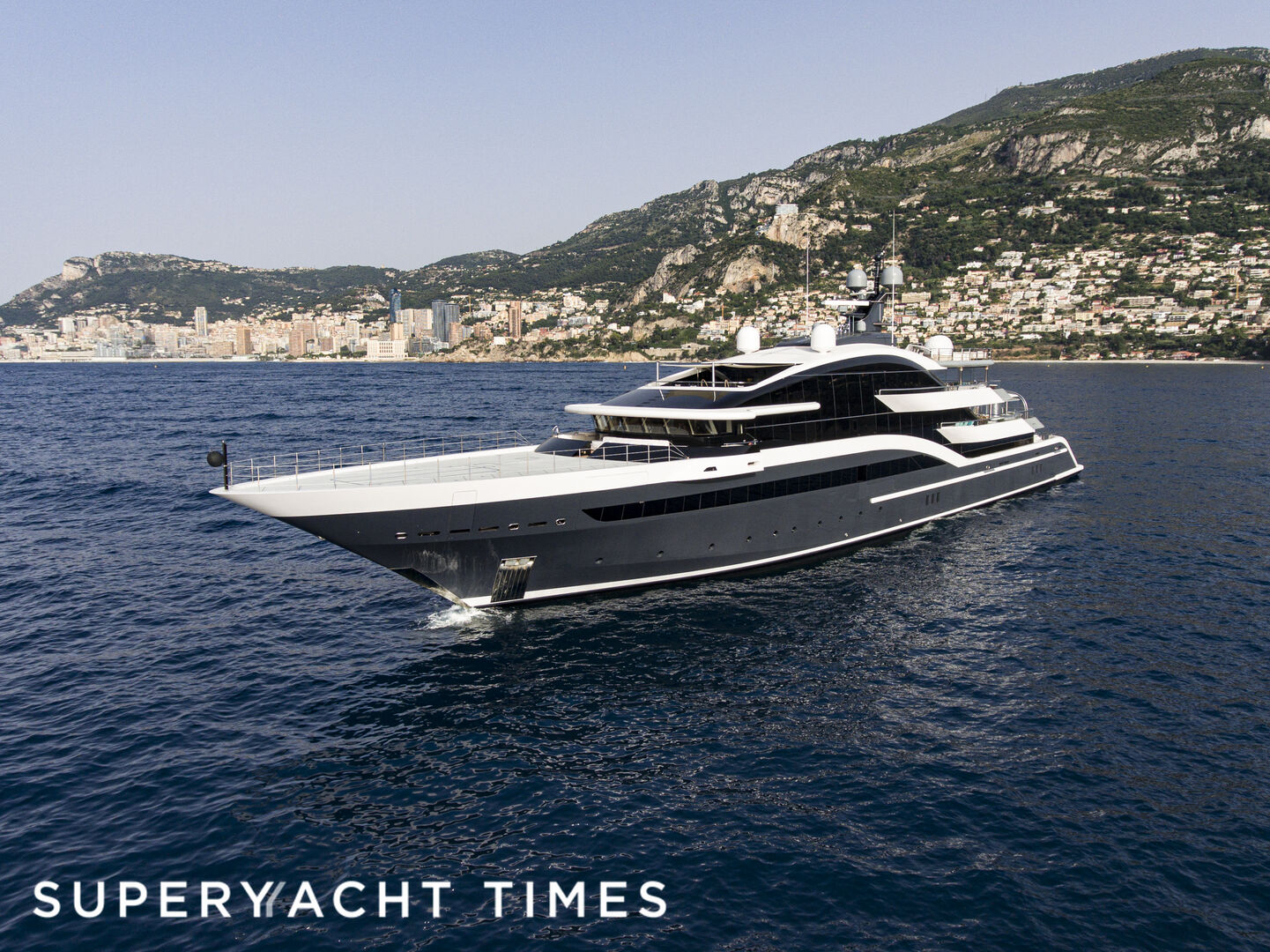 Dar yacht anchored