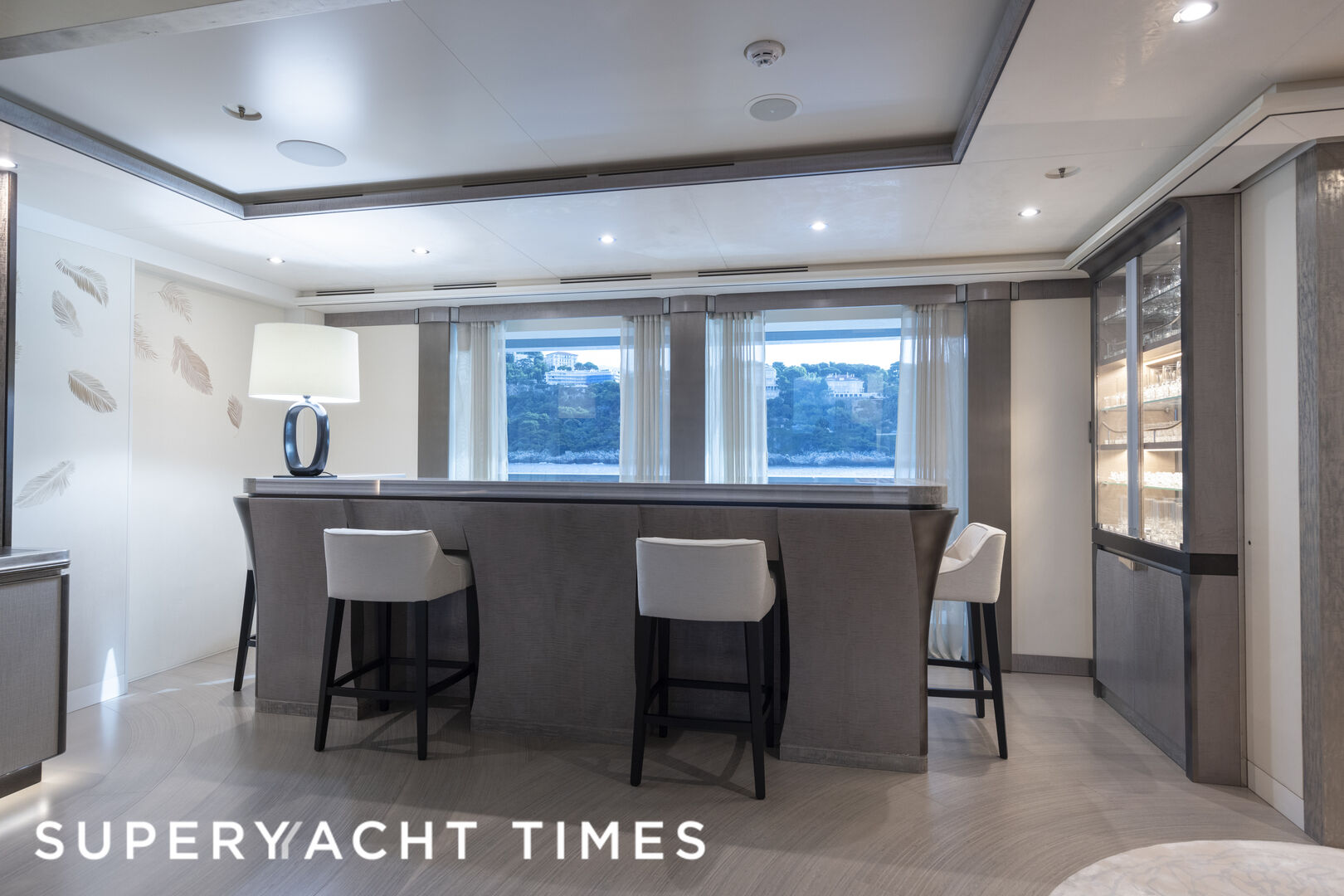 DAR yacht bar