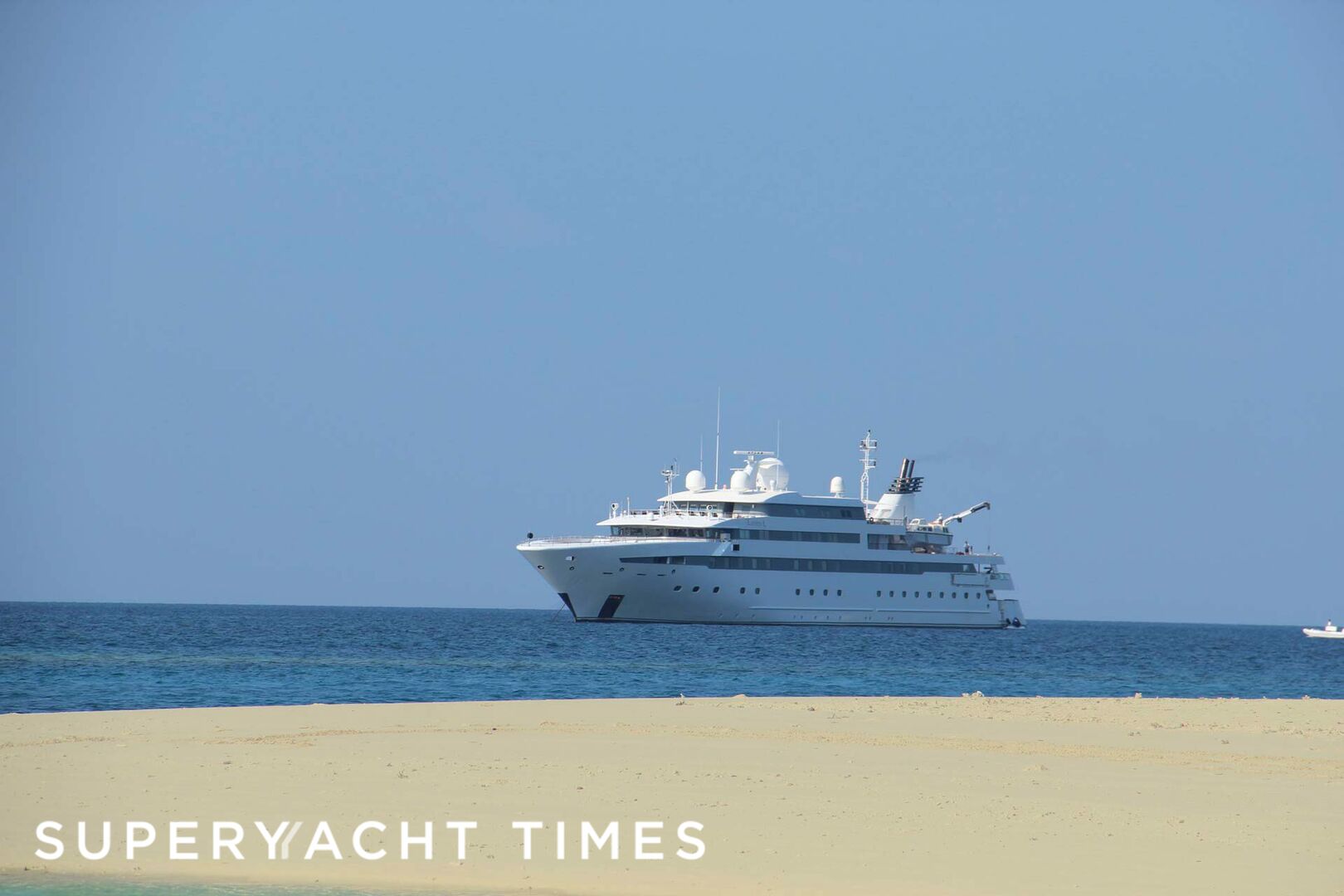Lauren L yacht anchored