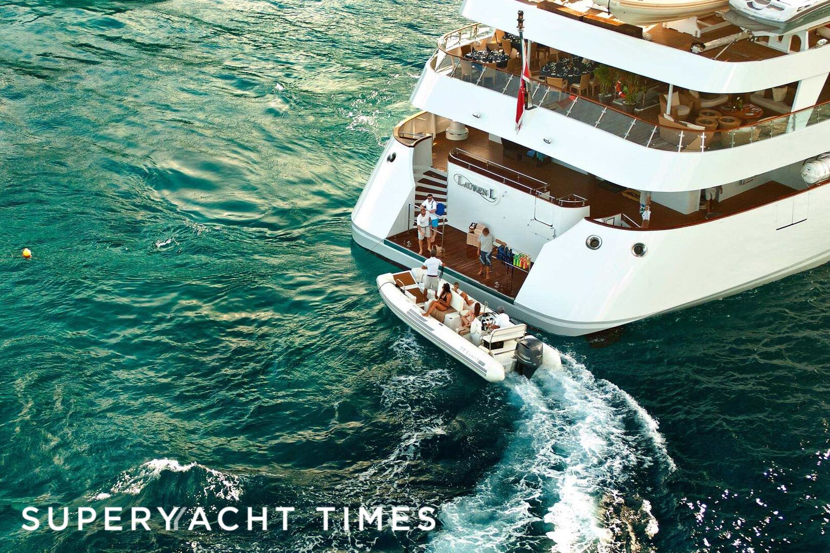 Lauren L yacht stern