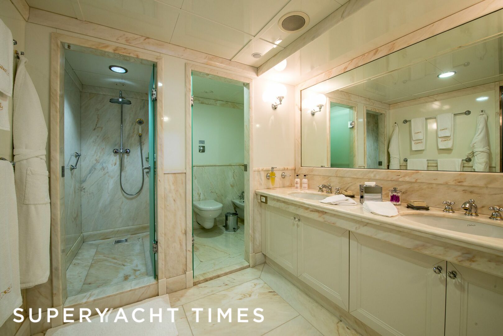 Lauren L yacht bathroom