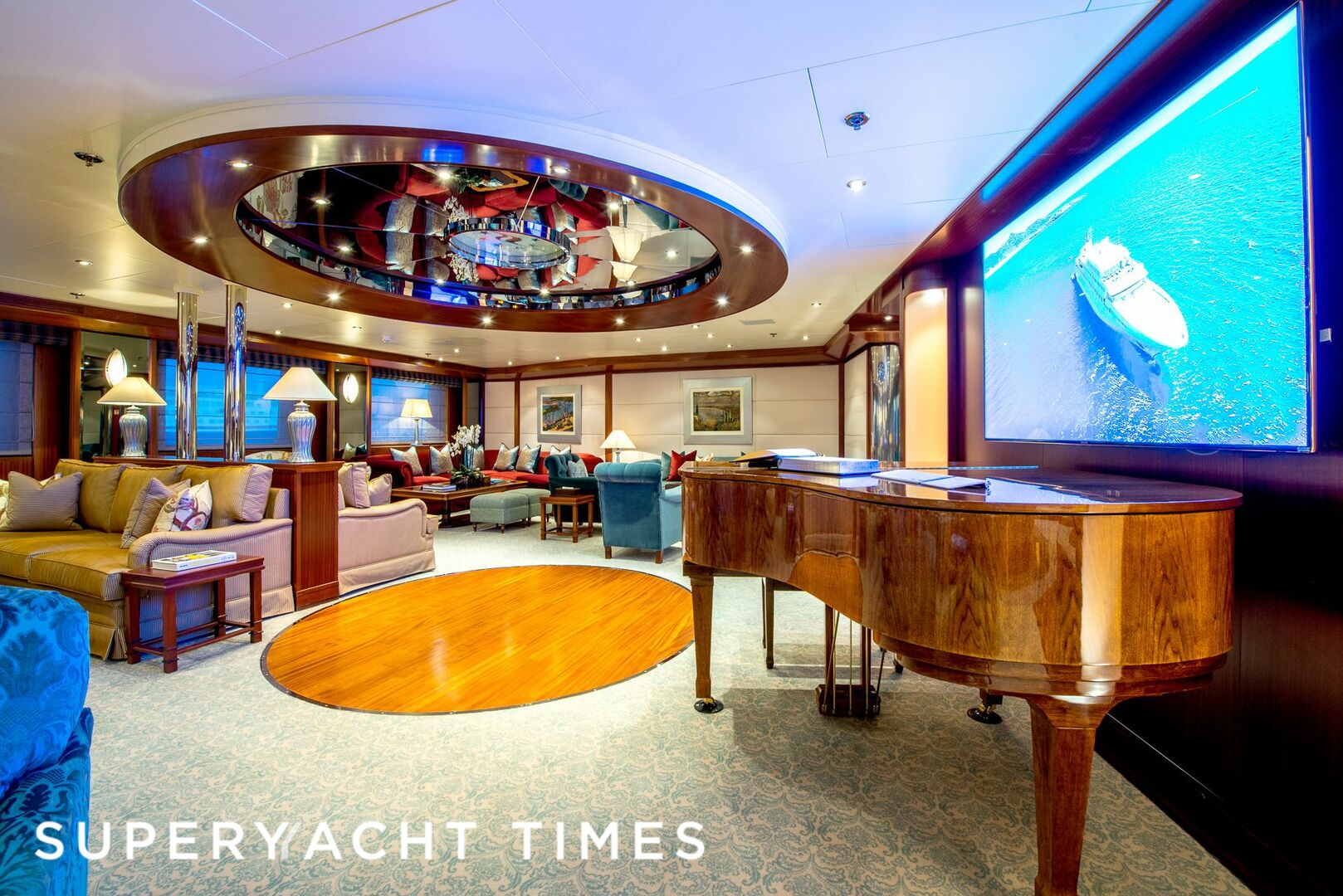 Lauren L yacht saloon