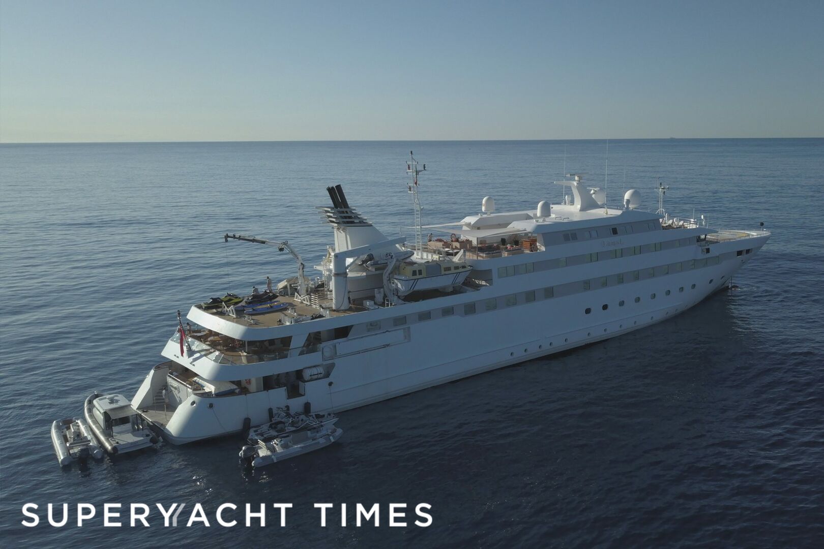 Lauren L yacht aerial