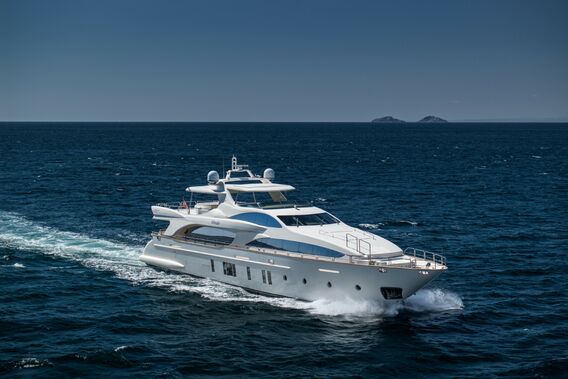 Nimir yacht cruising