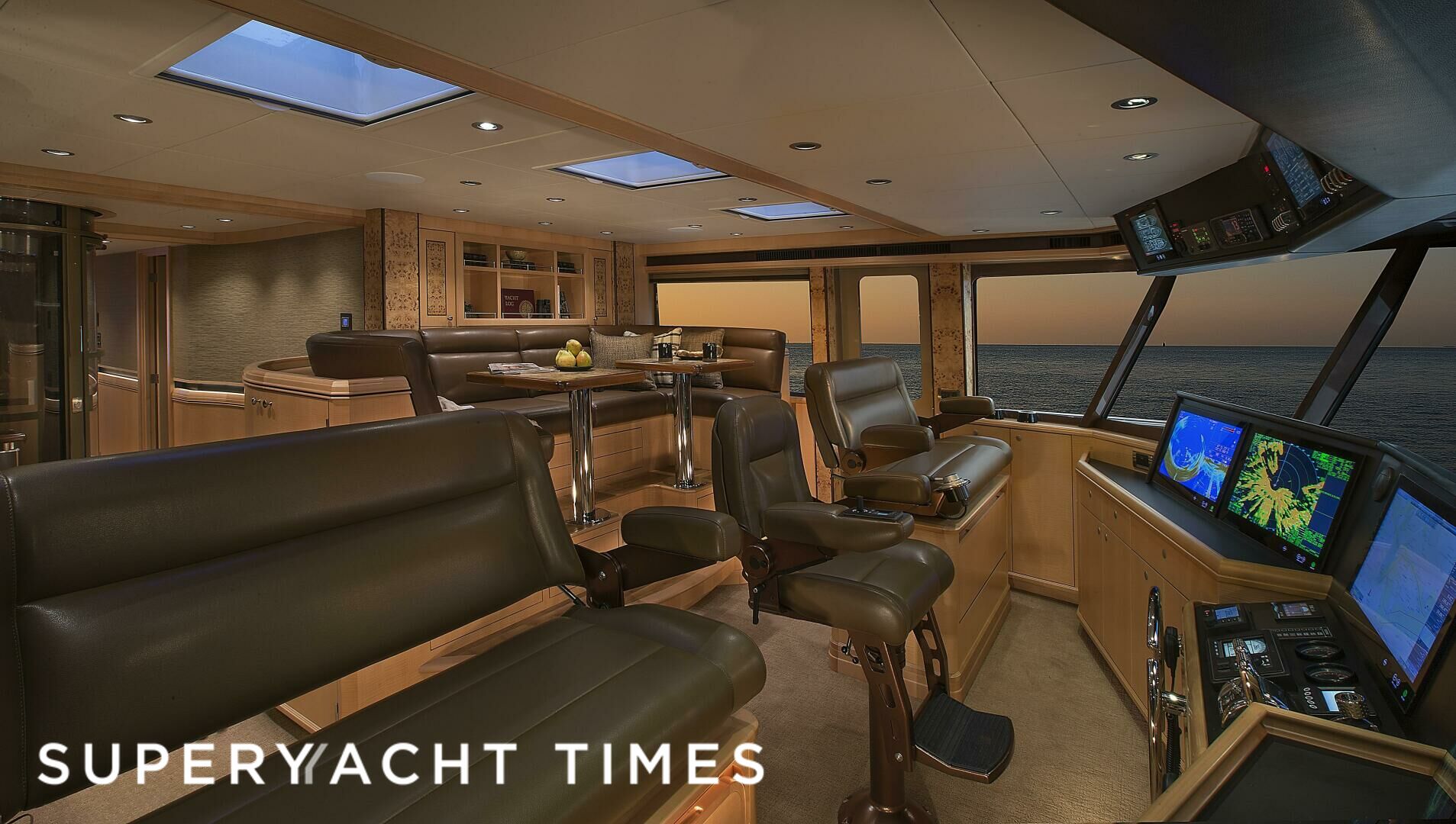Cazador yacht wheelhouse