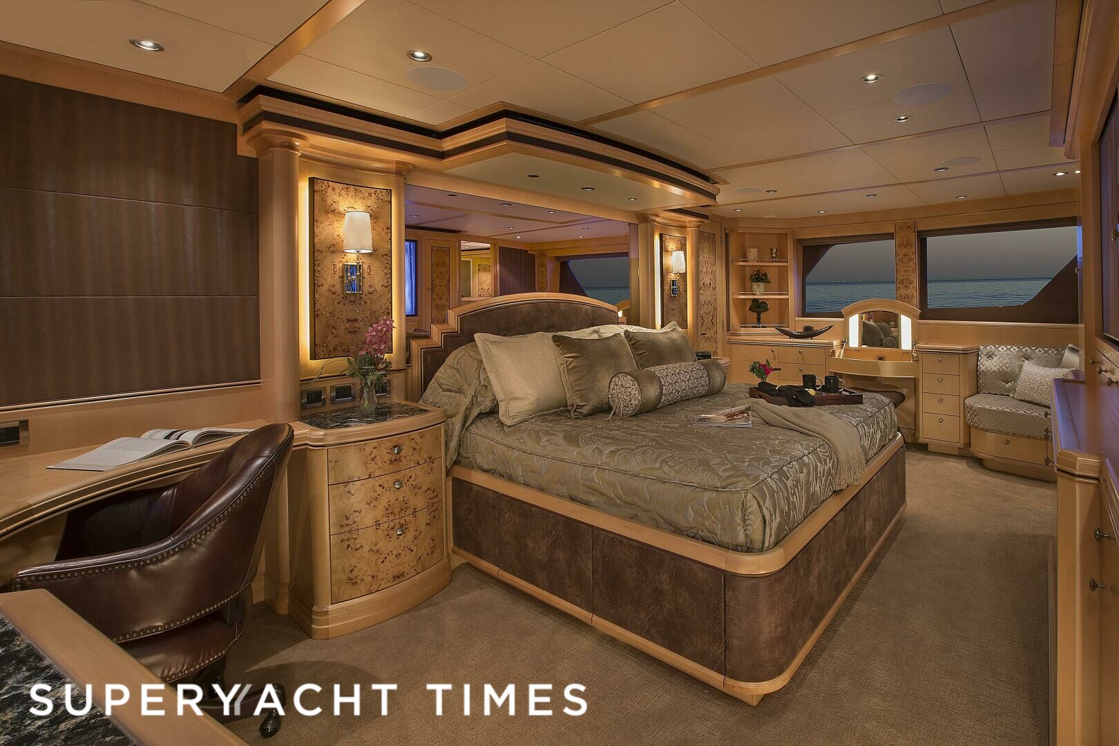 Cazador yacht stateroom