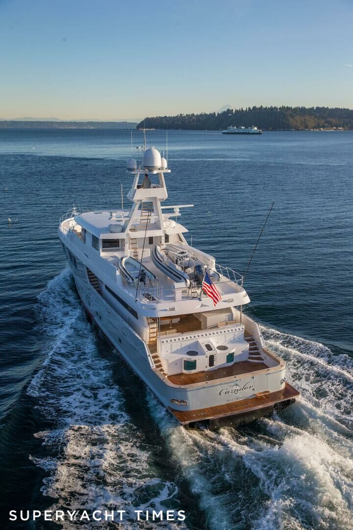 Cazador yacht aerial