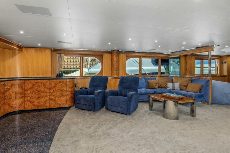 Boss Yacht 