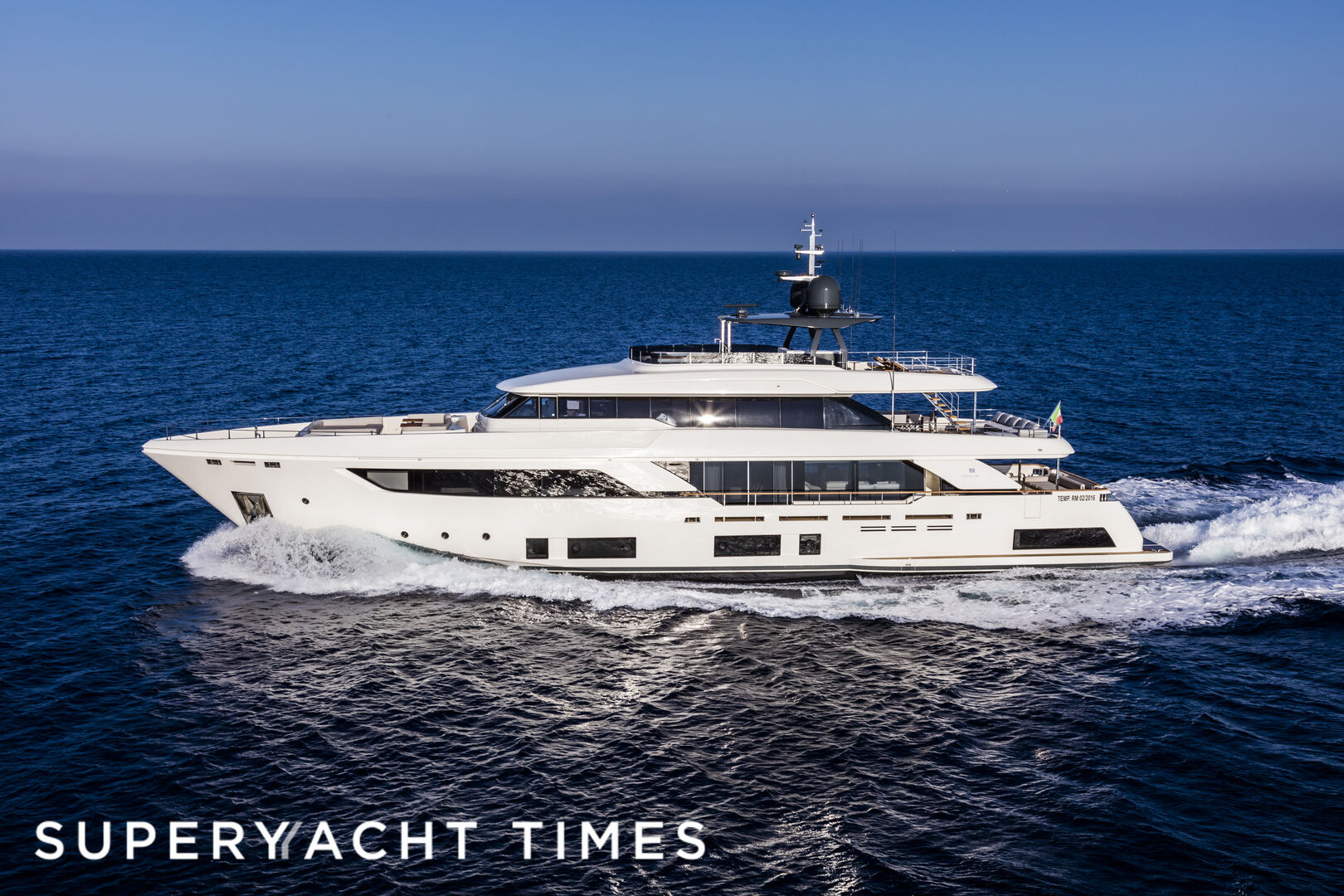 Kitsune yacht | 37.04m Custom Line 2016