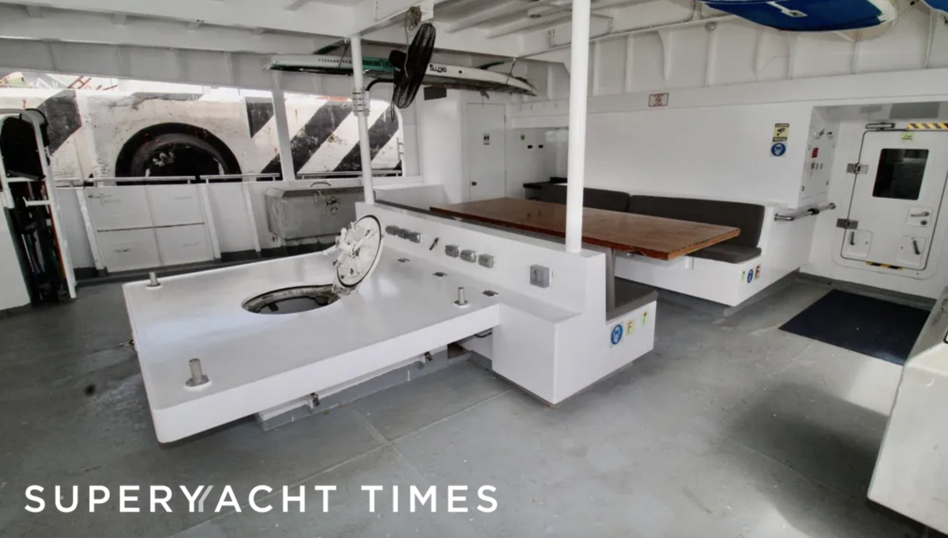 Sharkwater yacht saloon