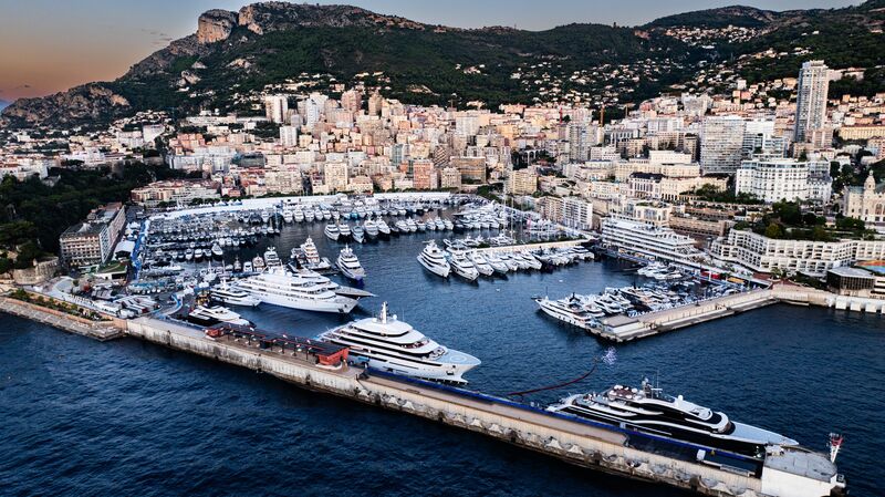 Luxury large boat - Monaco Collection
