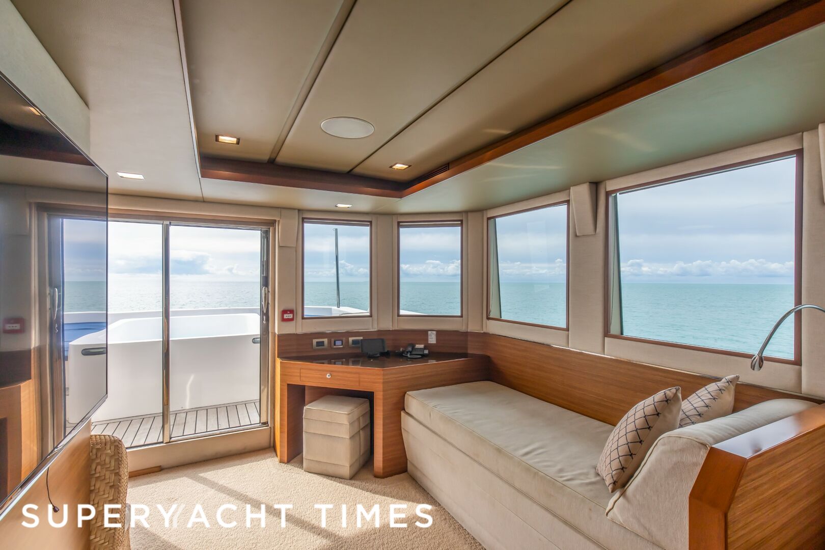 Cklass Nautique yacht stateroom