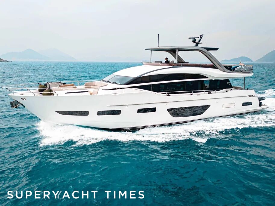 Princess Y85/508 yacht cruising 