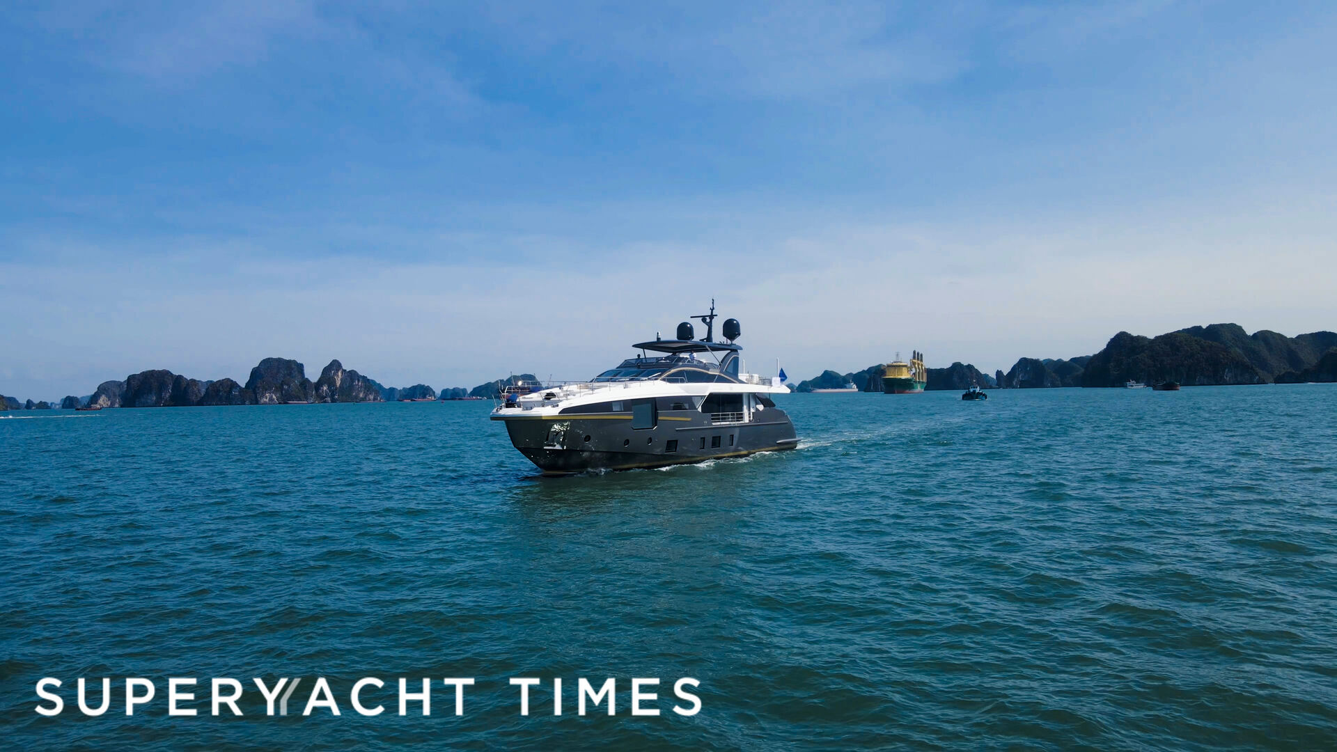 Dong Hai yacht cruising