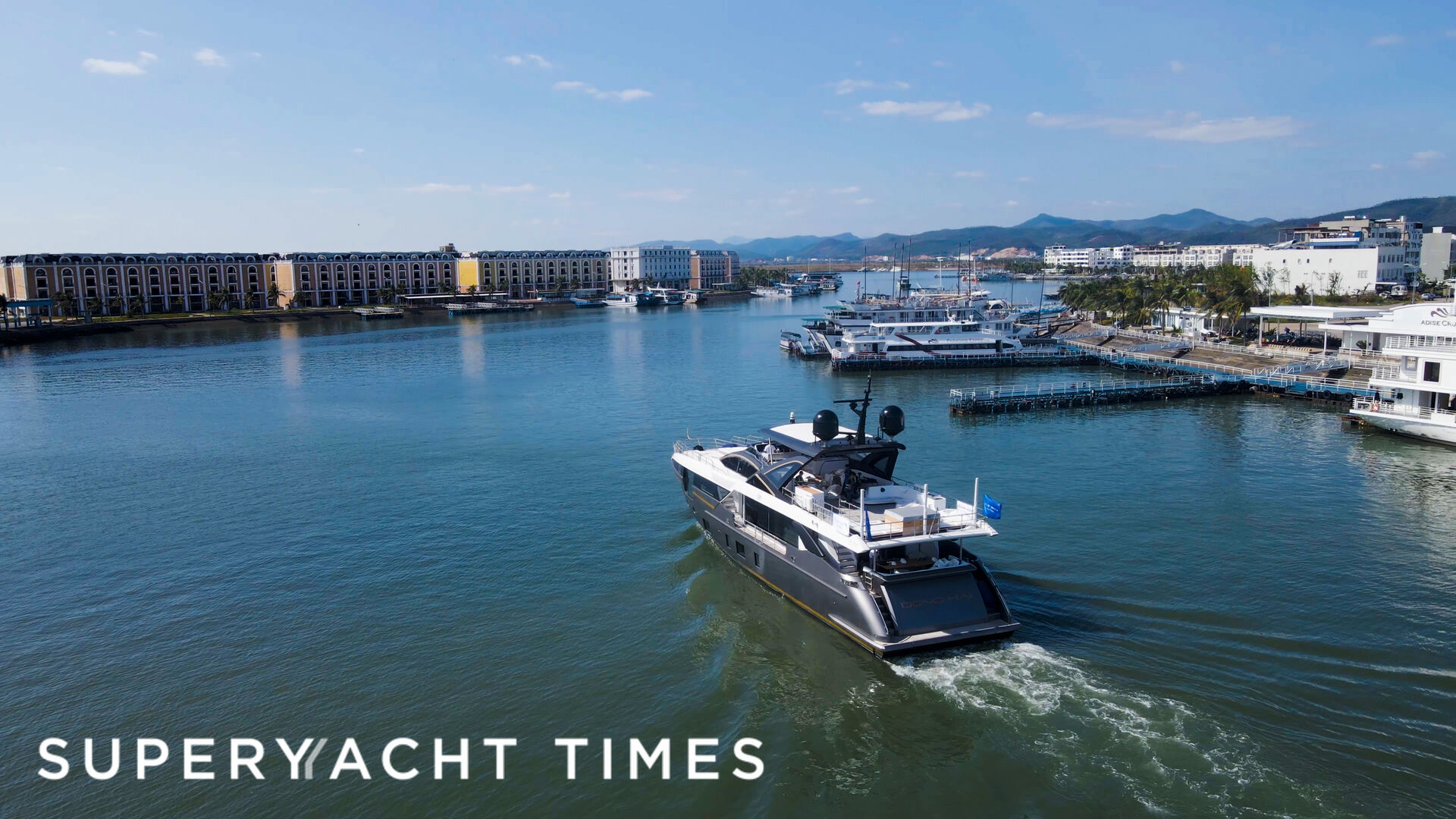Dong Hai yacht aerial