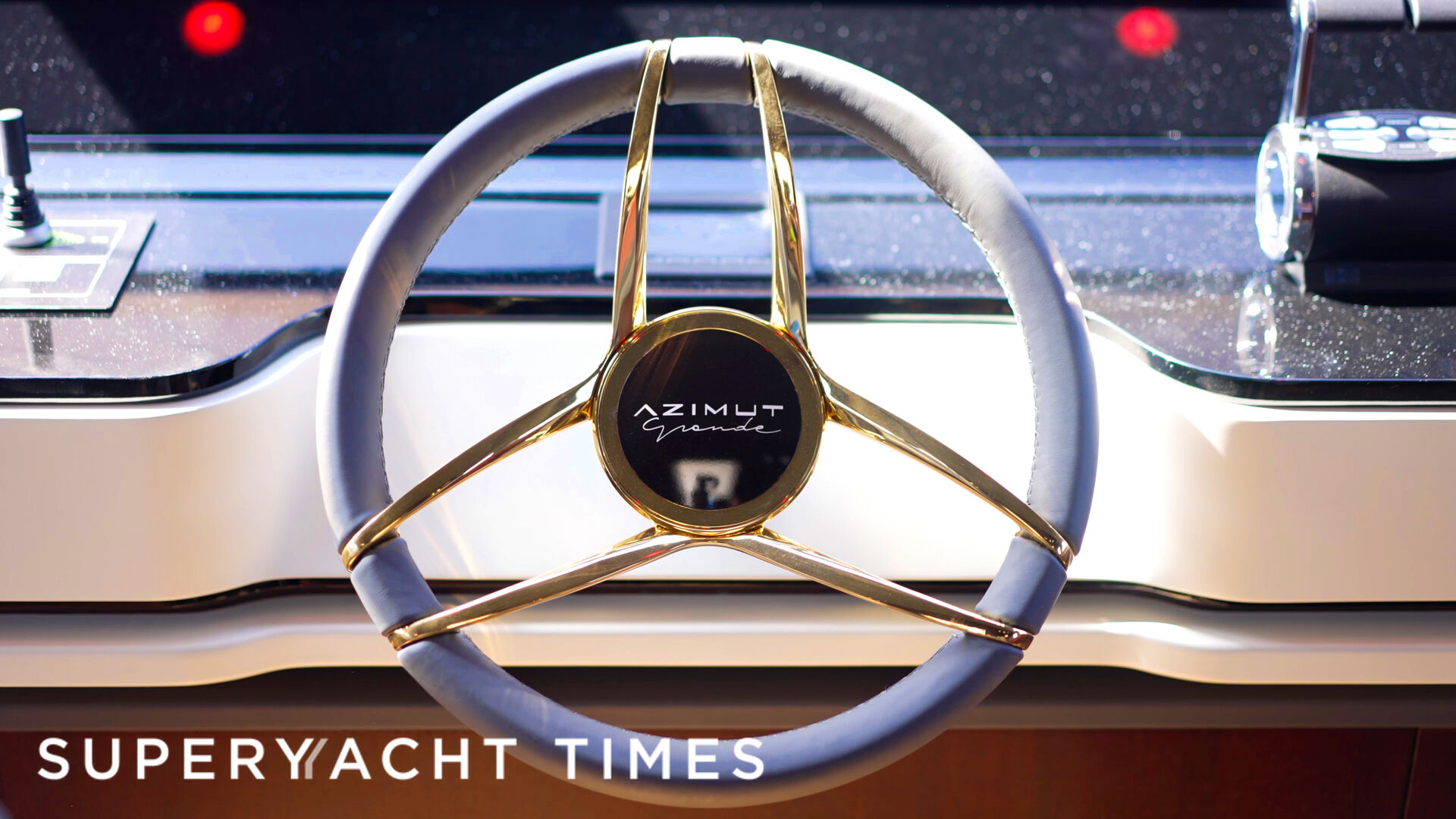 Dong Hai yacht flybridge