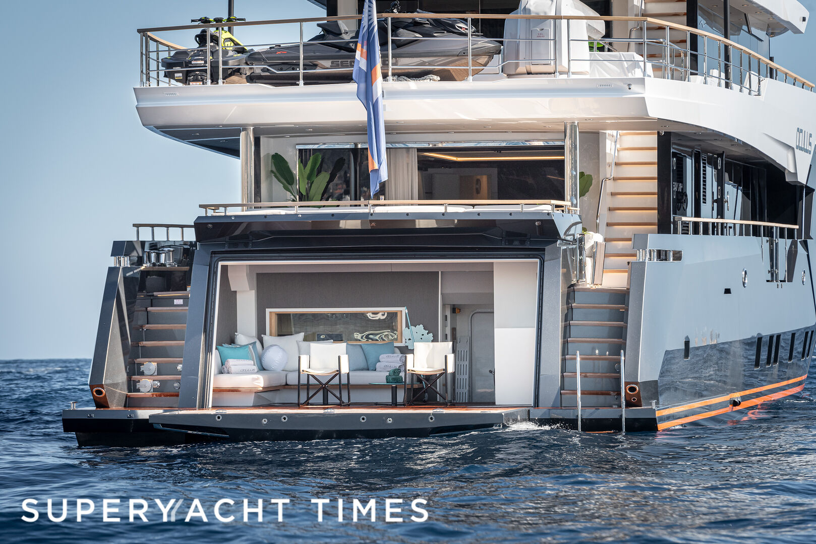 Oculus yacht beach club