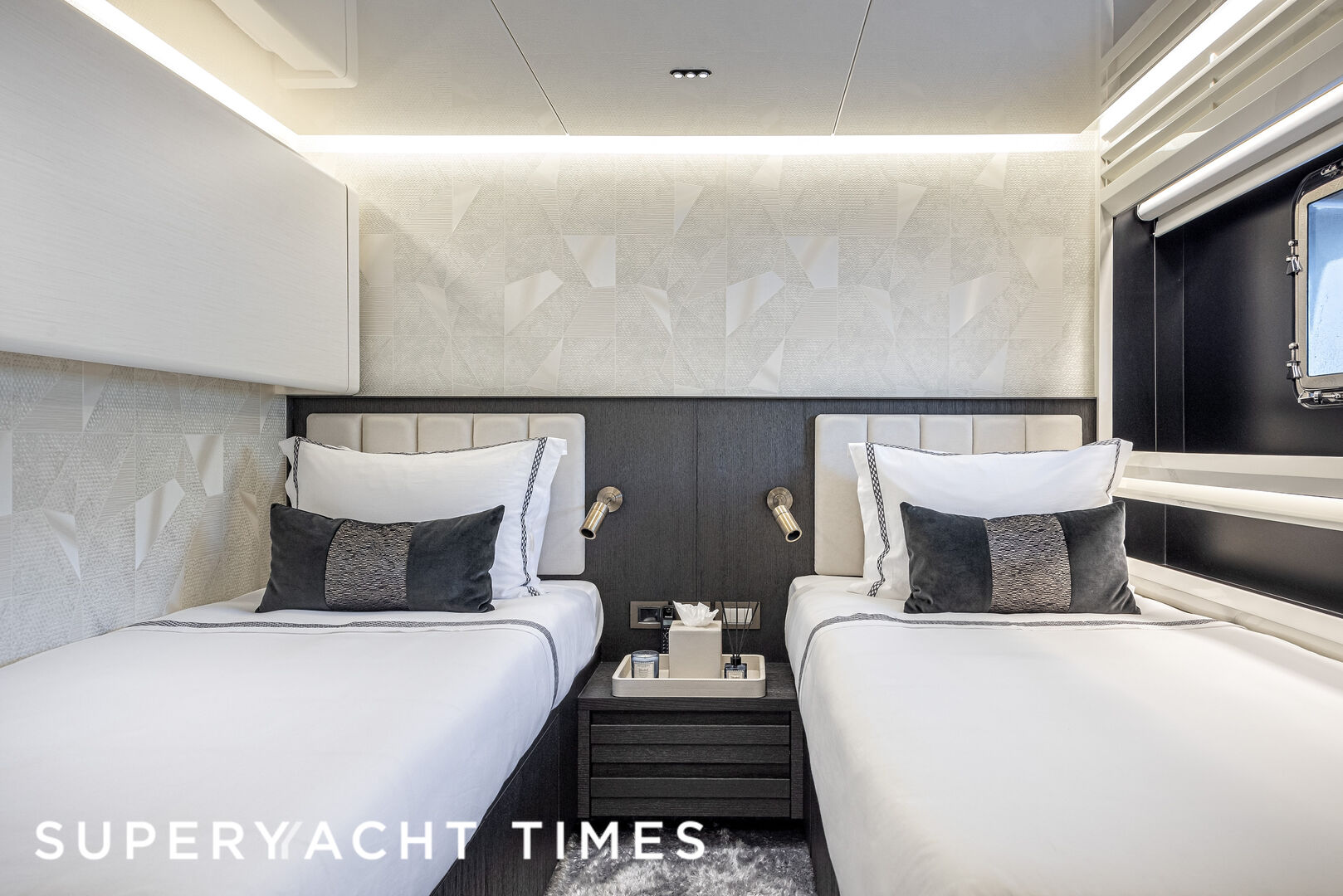 Oculus yacht stateroom