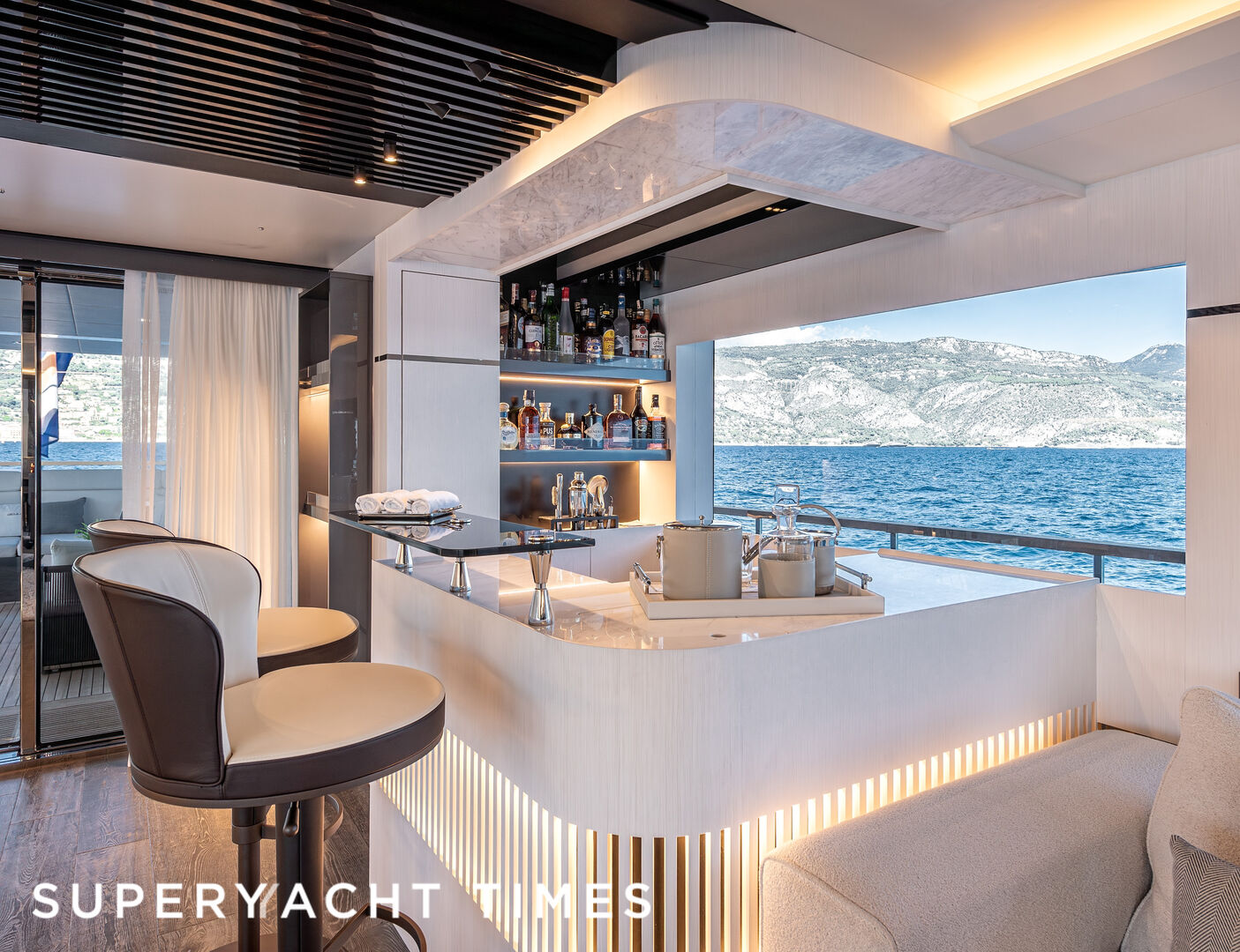 Oculus yacht