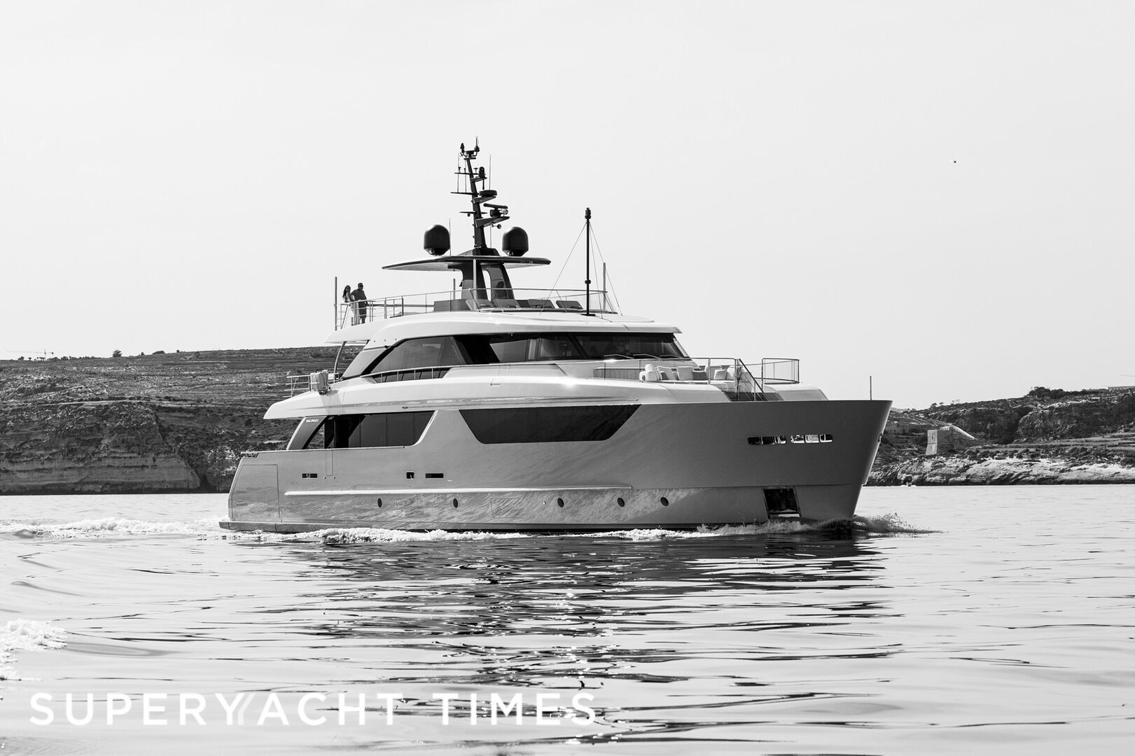 Unique S yacht cruising
