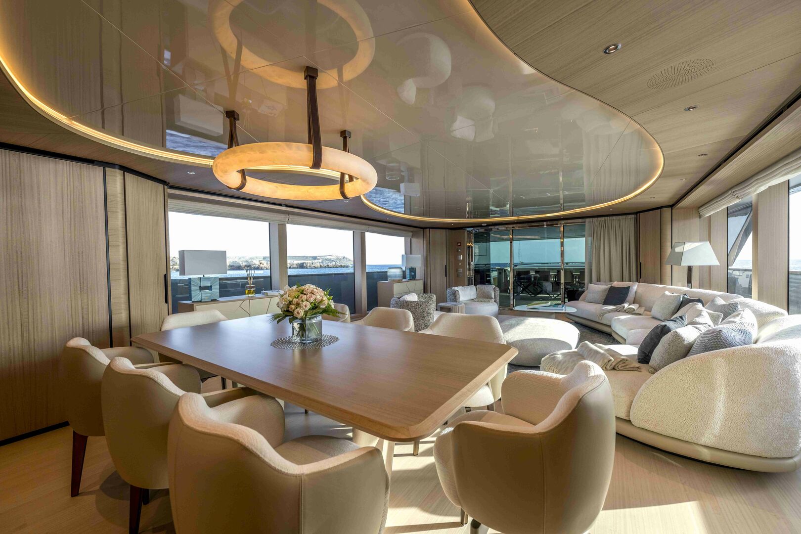 Unique S yacht dining
