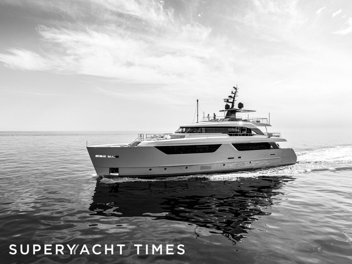 Unique S yacht cruising