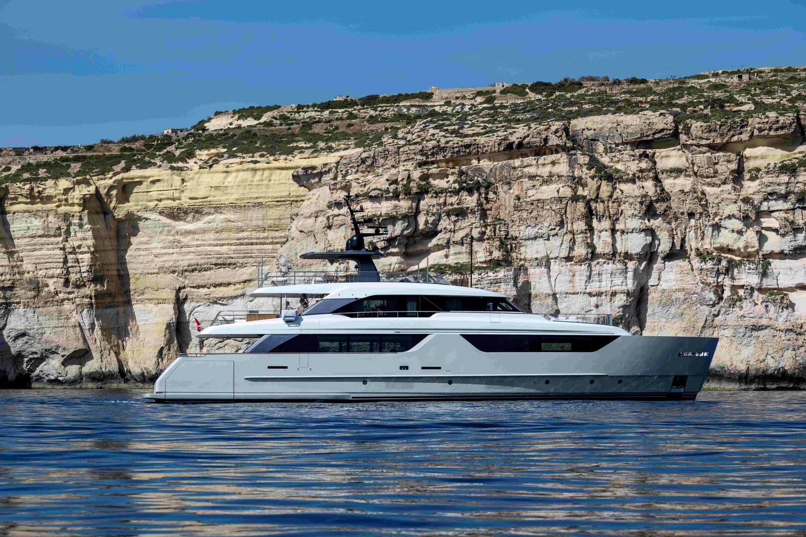 Unique S yacht cruising