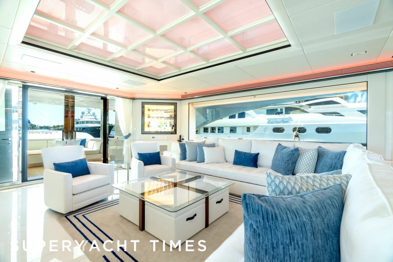 Miss Michelle yacht saloon