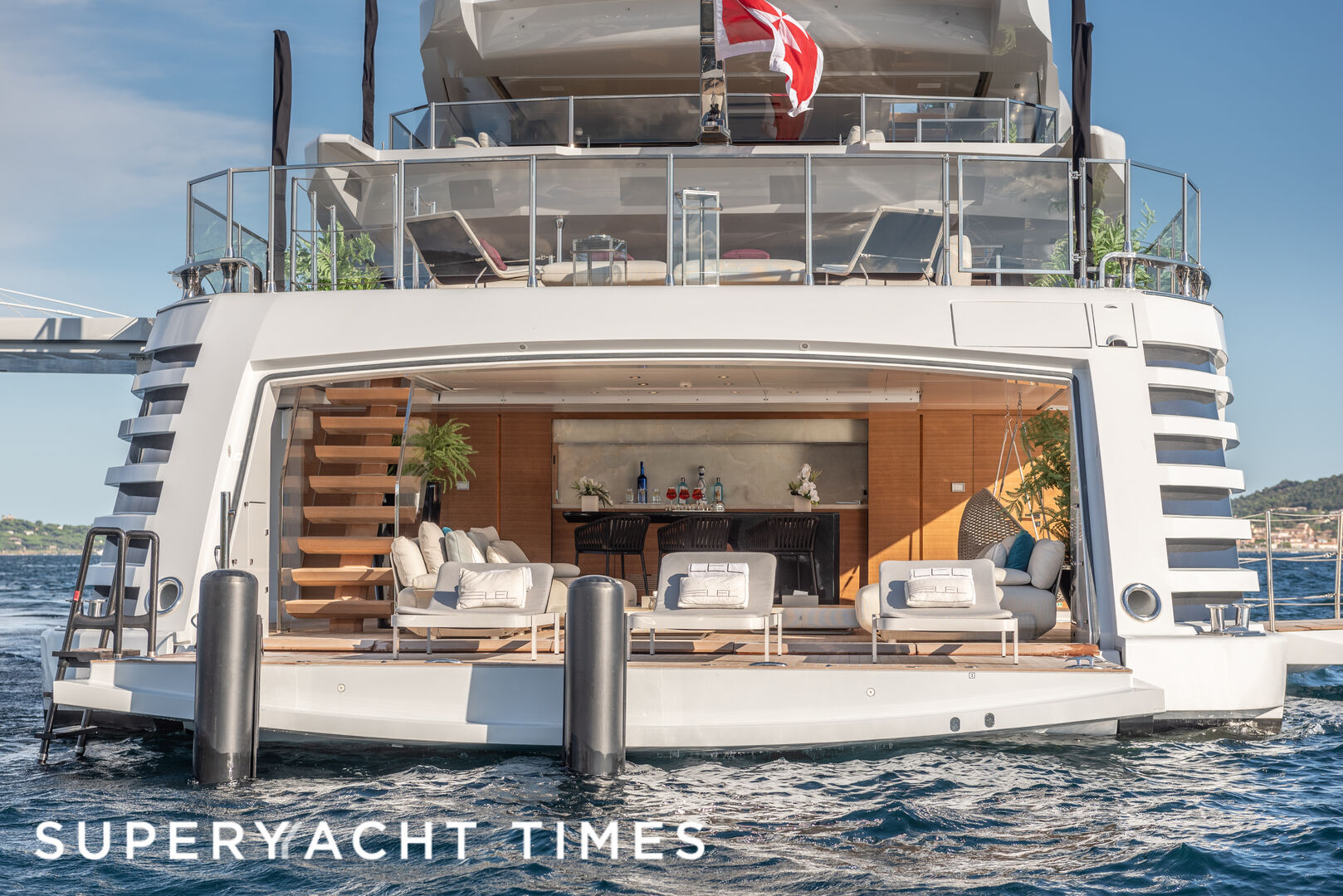LEL yacht beach club