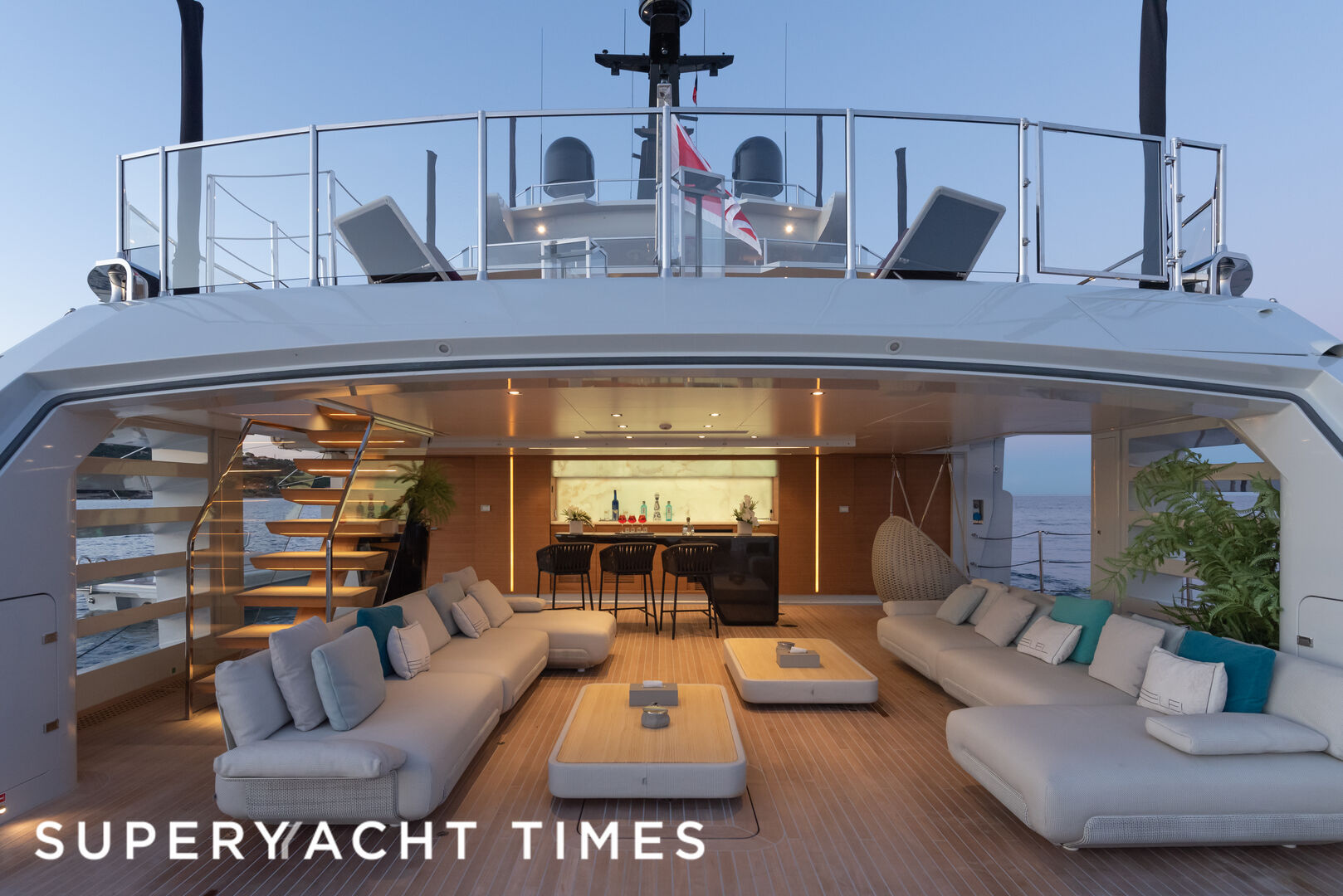 LEL yacht beach club
