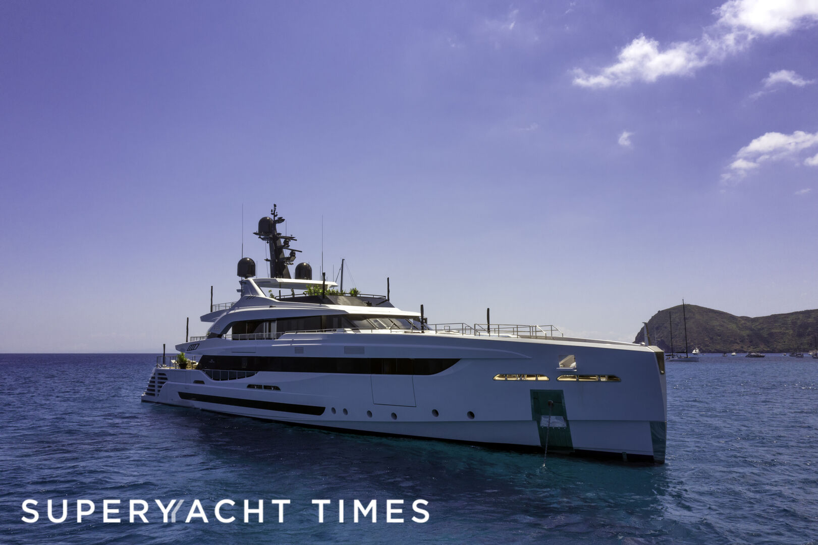 LEL yacht anchored