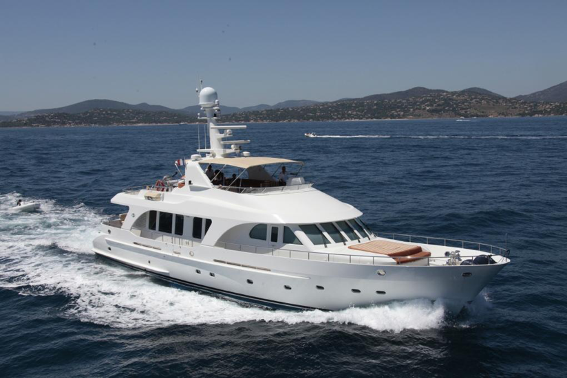 26m Moonen motor yacht Moon River sold