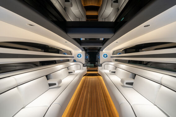 Limousine 11.0m thumbnail