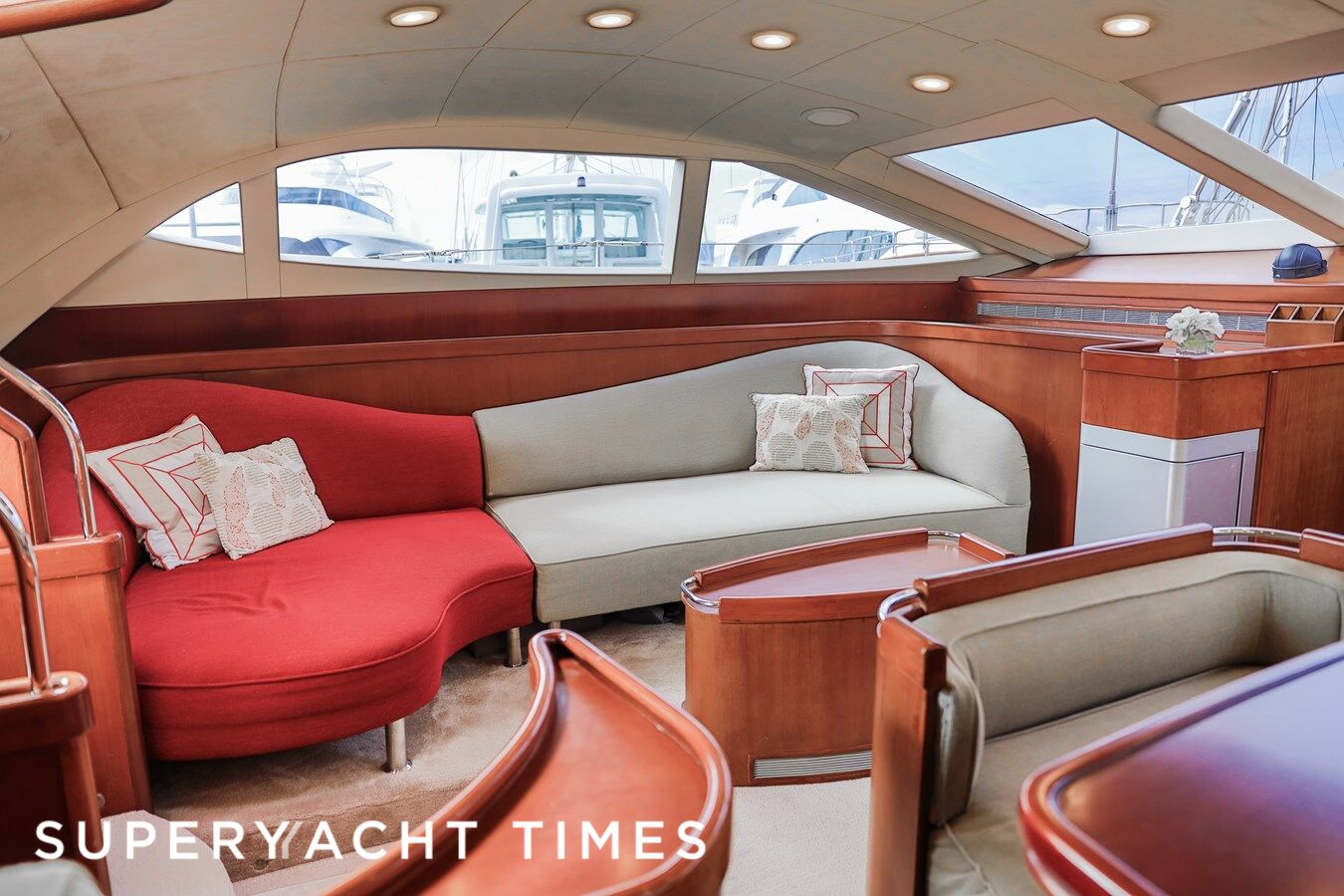 Golden Touch yacht saloon