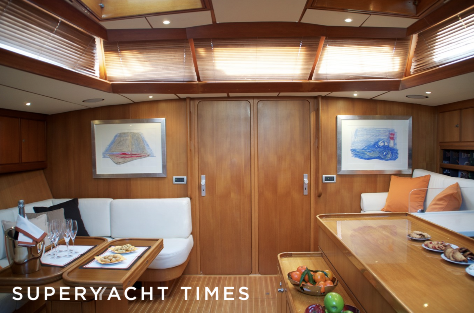Volador yacht saloon