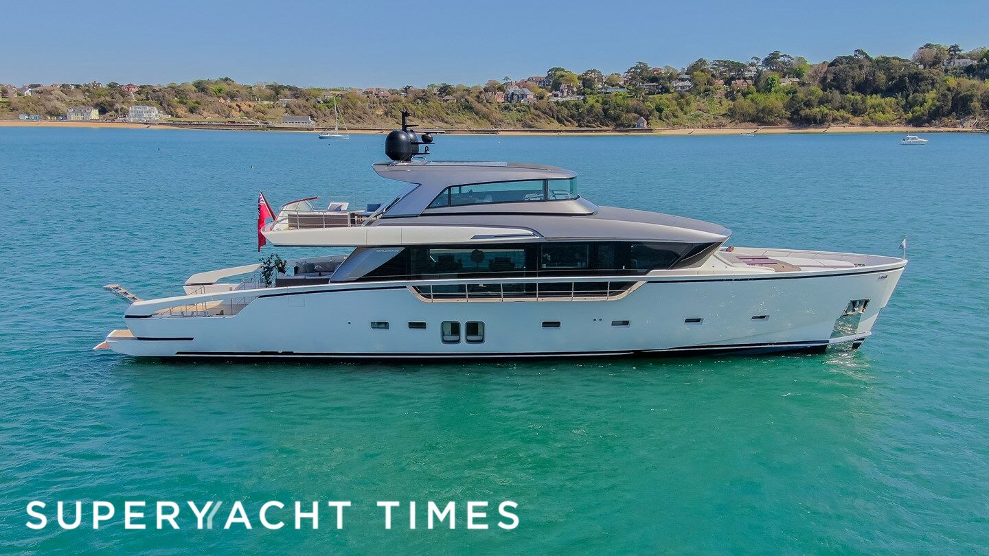 27m Sanlorenzo SX88 motor yacht Hard 8 sold