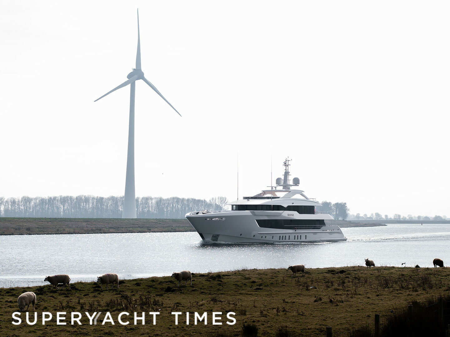 Serena yacht cruising