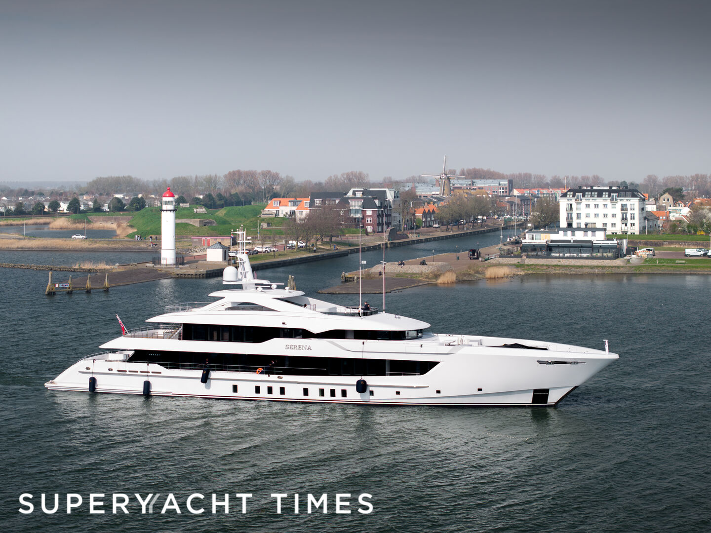 Serena yacht cruising