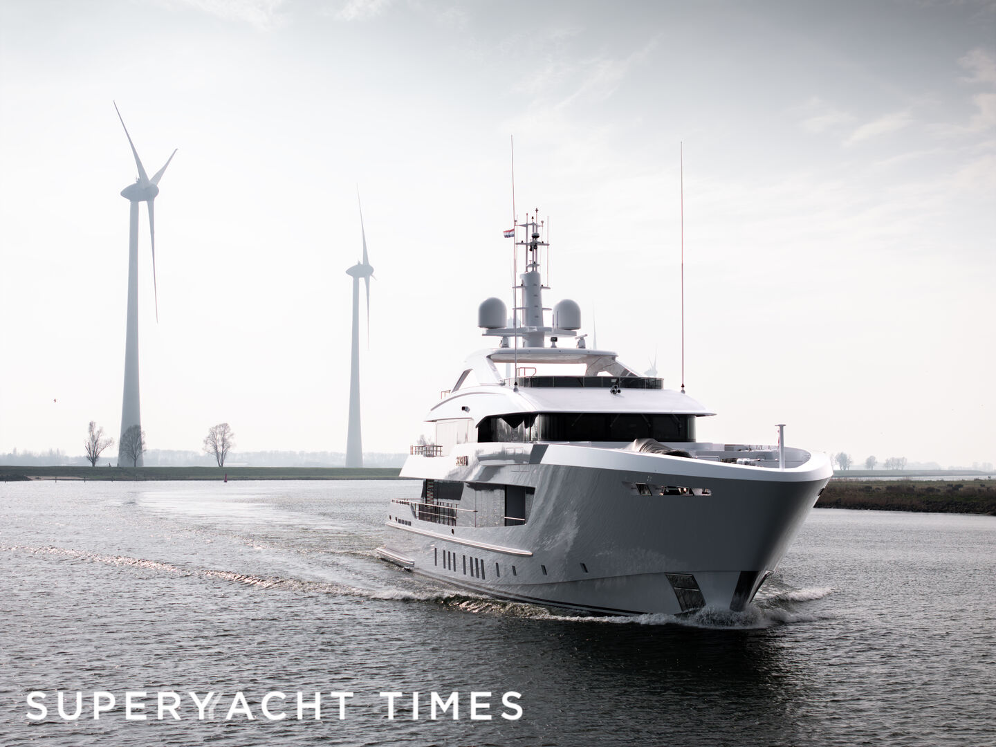 Serena yacht cruising