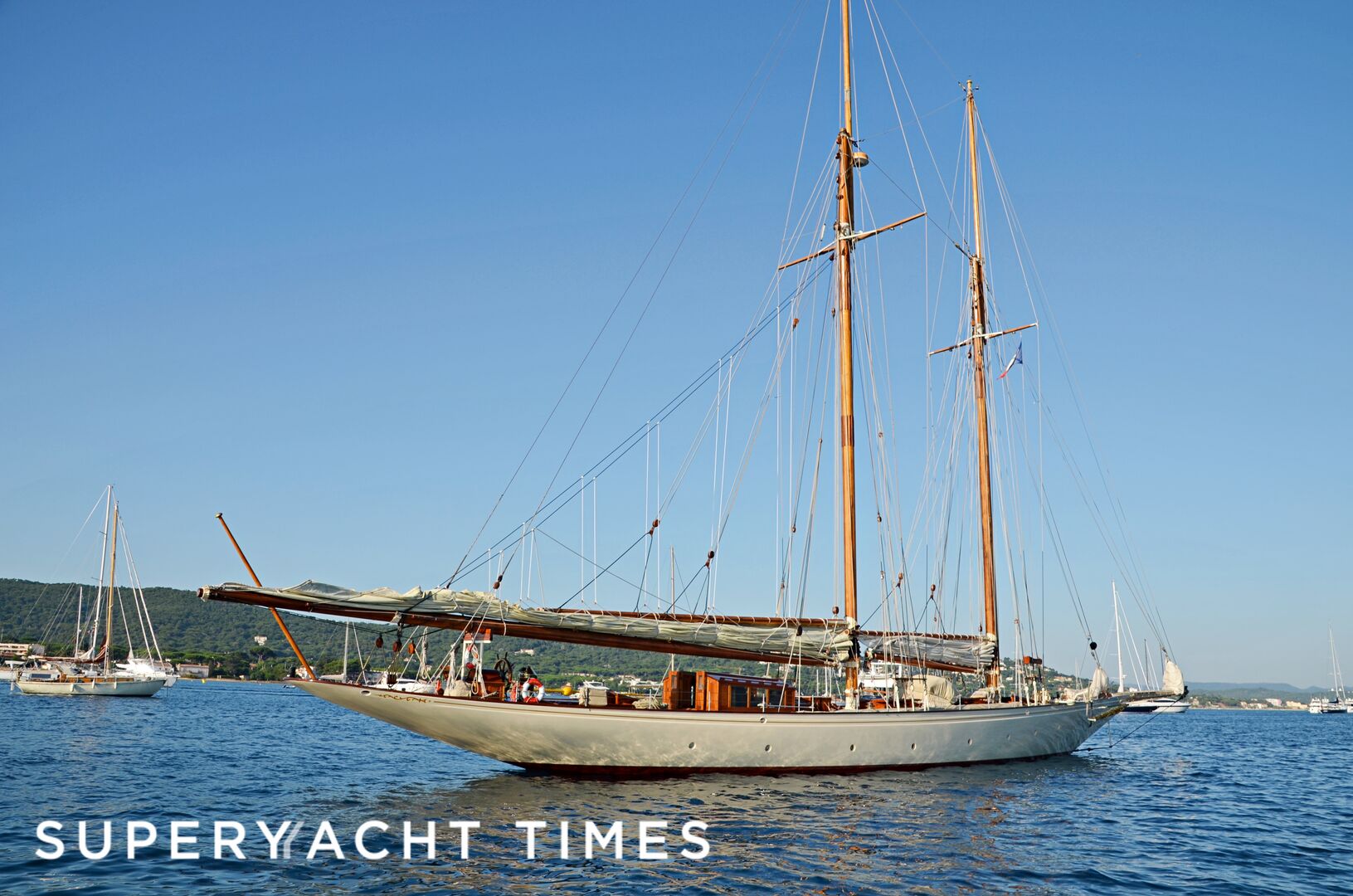 Sunshine anchored in the South of France 