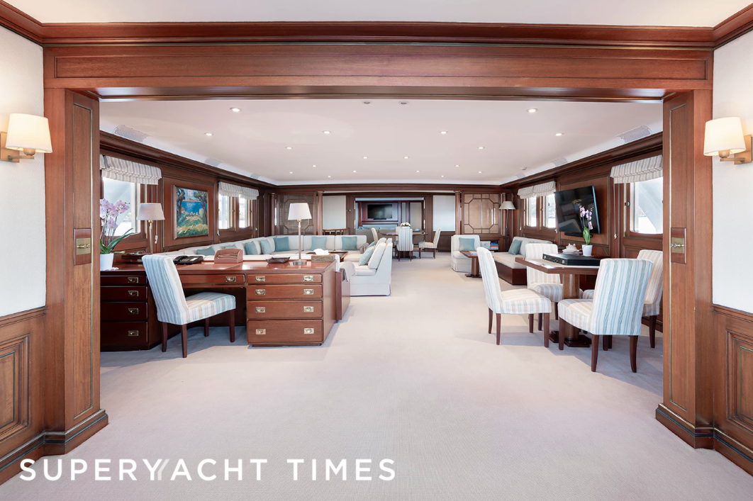 Paloma yacht saloon