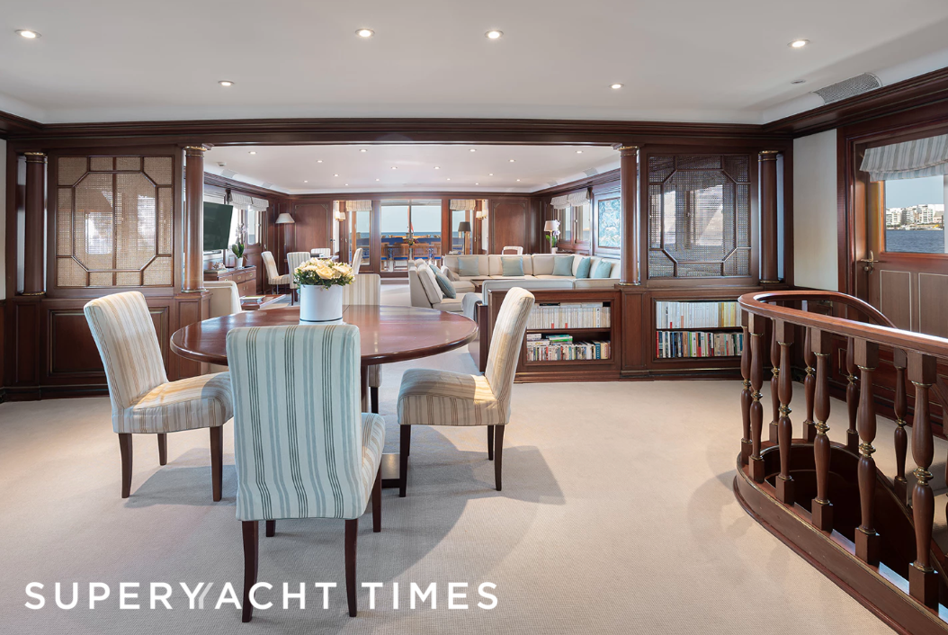 Paloma yacht saloon